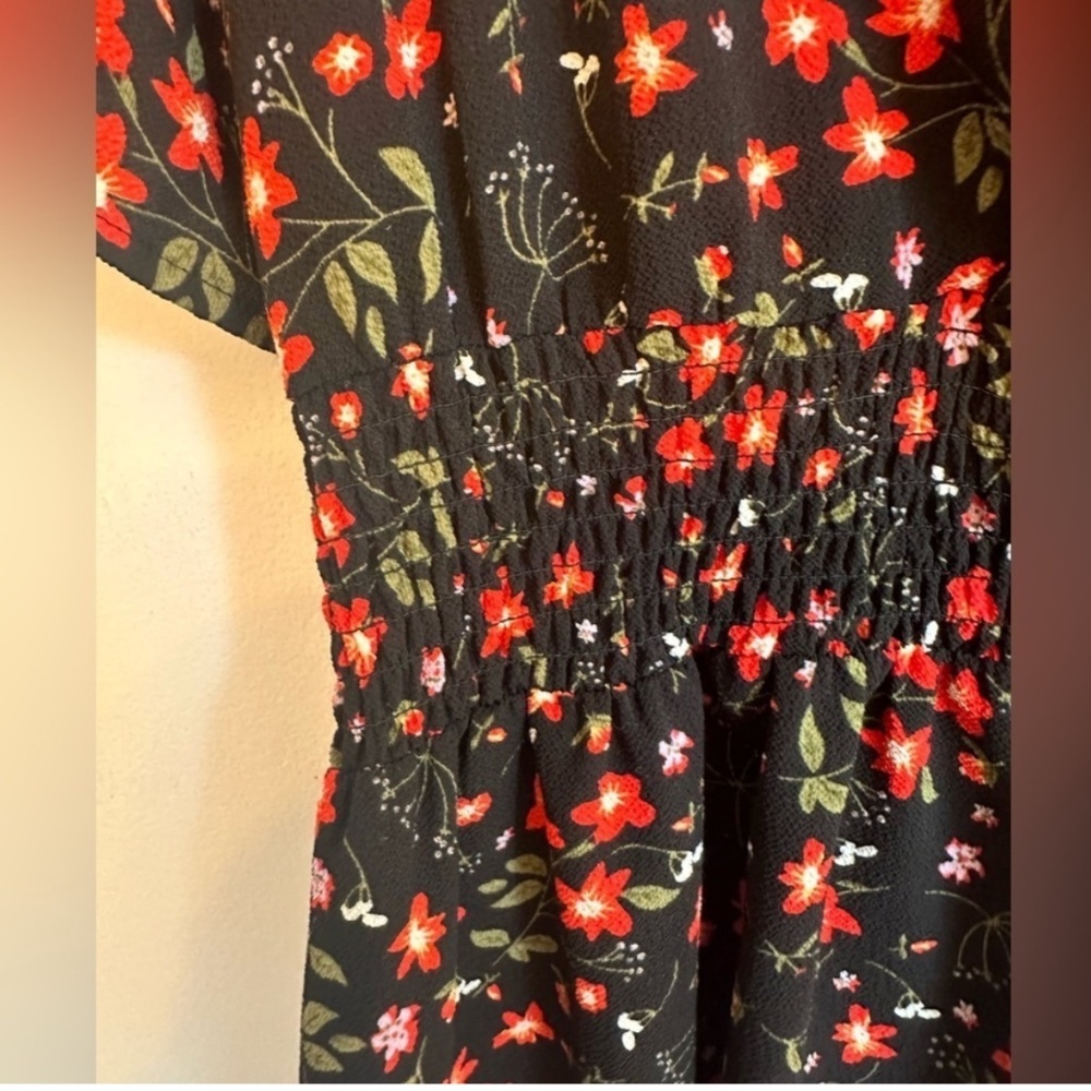 Cleo Petites Women Size XL Floral Midi Dress Black Red White Ruched Waist V Neck - Picture 2 of 6